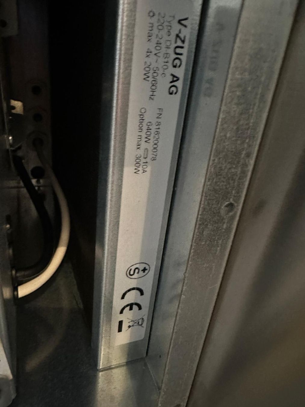 V-Zug Hottes de ventilation: Dunstabzugshaube V-ZUG Insel ChromeClass – D'occasion à Spreitenbach par Space_X 8