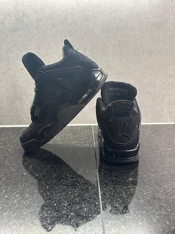 Herrenschuhe: Jordan 4 Black Cat – Gebraucht aus Wallisellen von MarlonH