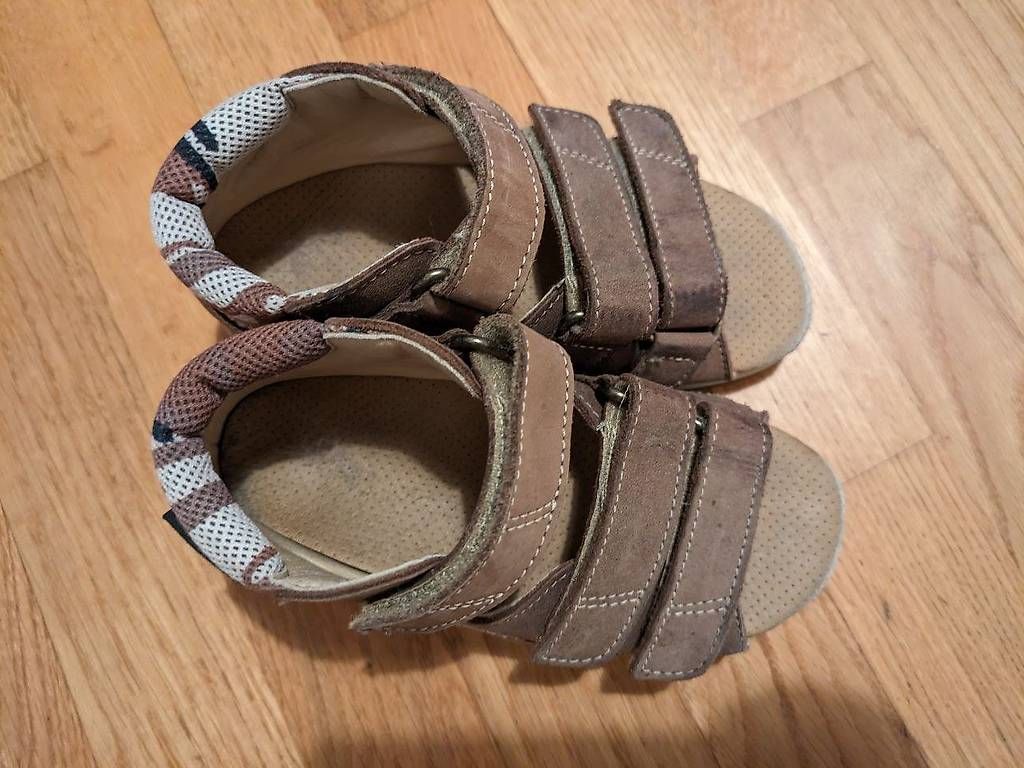 Scarpe per ragazzi: Orthopädische Schuhe  – Usato da Utzenstorf venduto da dil_7bt7