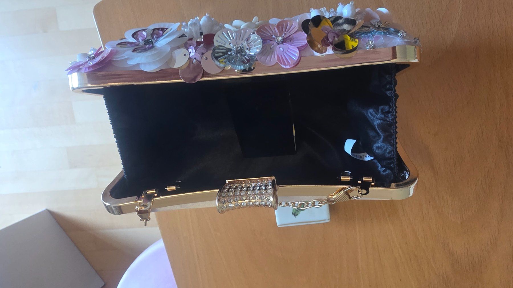 Sacs femmes: Elegante Blumen Clutch – Neuf avec emballage d'origine à Binningen par Hofka64 6