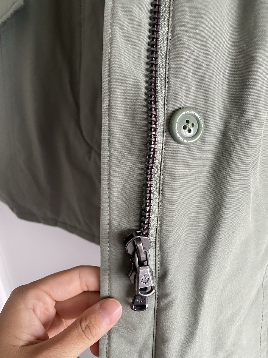 Canada Goose Cappotti: Canada Goose parka unworn – Nuovo (secondo la descrizione) da Zug venduto da kse_w9mn 3