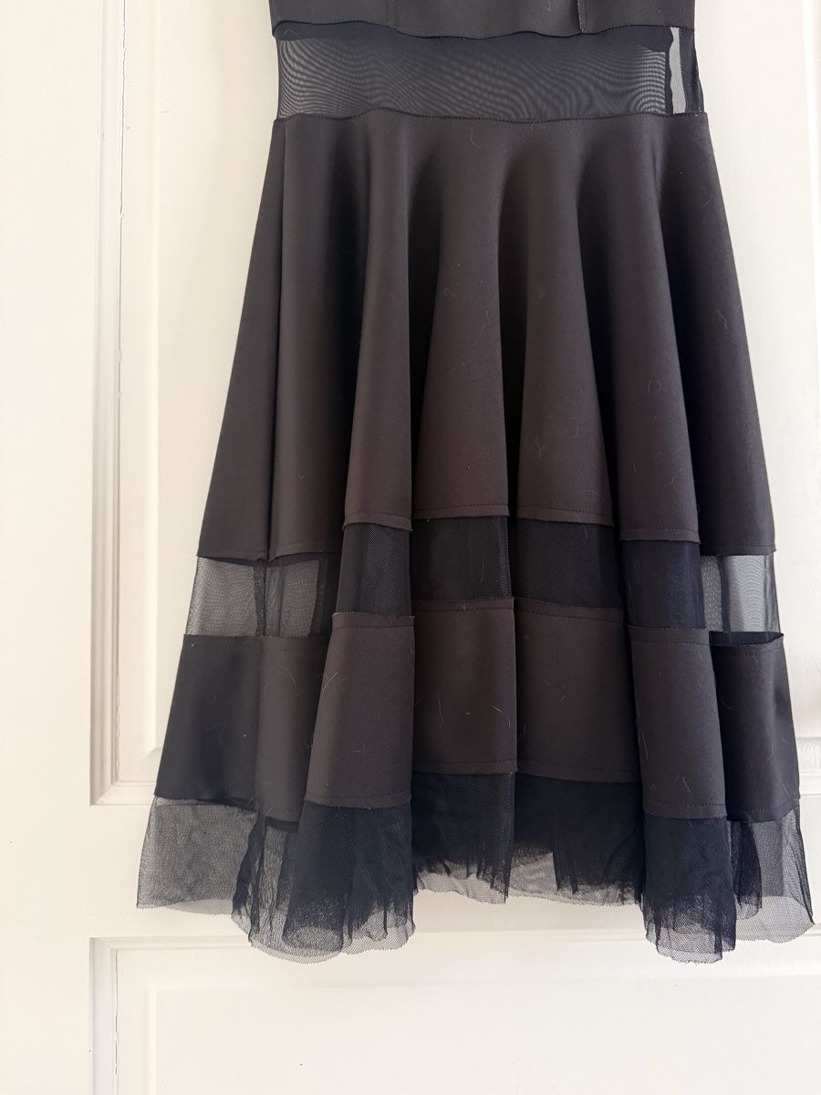 Vestiti: Elegant Black Dress – Usato da Corsier-sur-Vevey venduto da Kristina.Nova 3