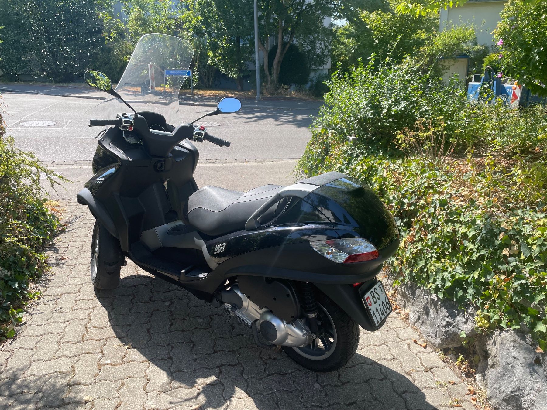 Piaggio Scooters: 3-Rad-Roller MP3 – Gebraucht aus Basel von Autoverka0 2