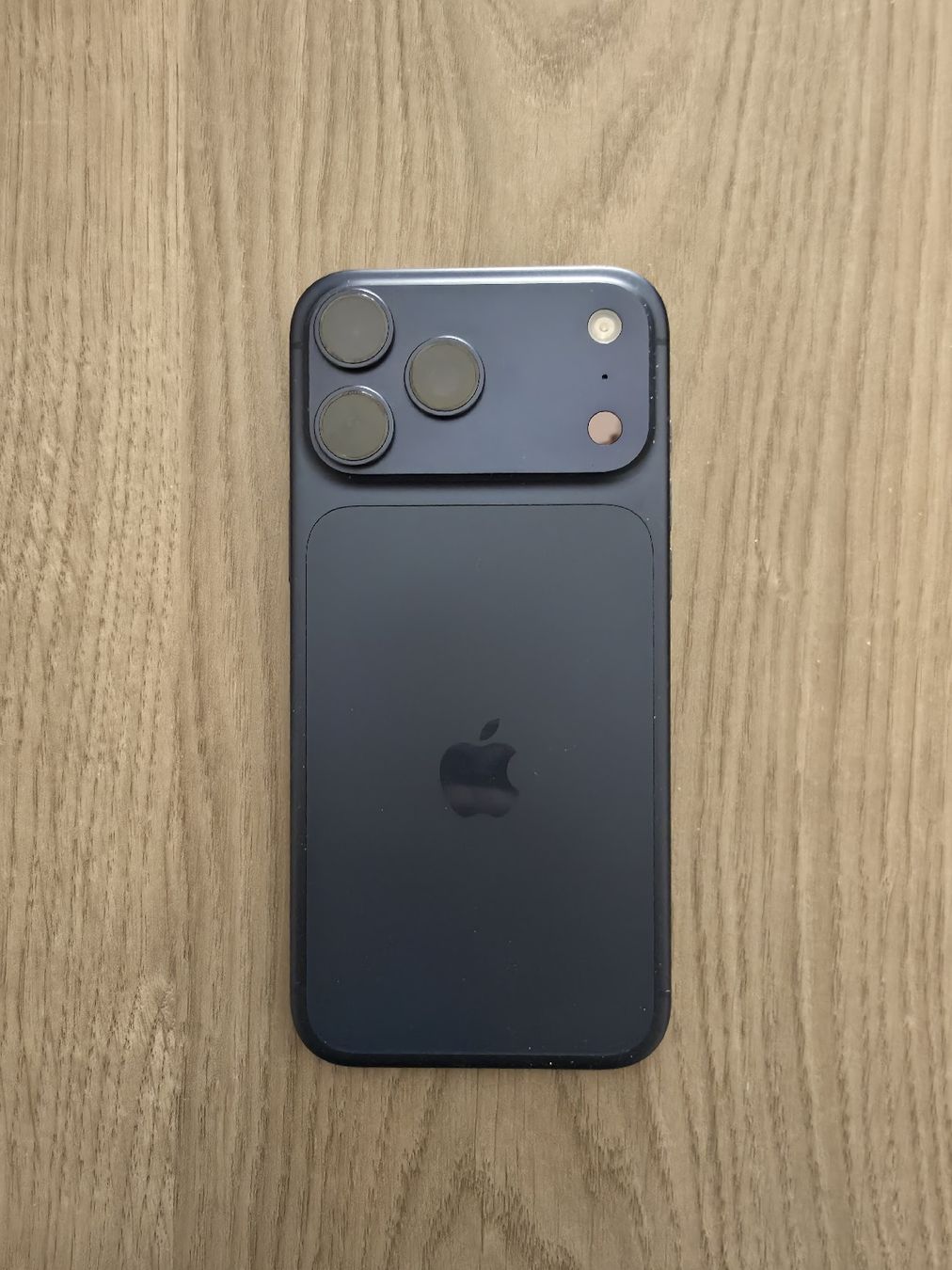 Apple Telefoni cellulari / Smartphones: iPhone 17 Pro max 256Go Bleu – Nuovo (secondo la descrizione) da Lausanne venduto da gio_qwg7 1