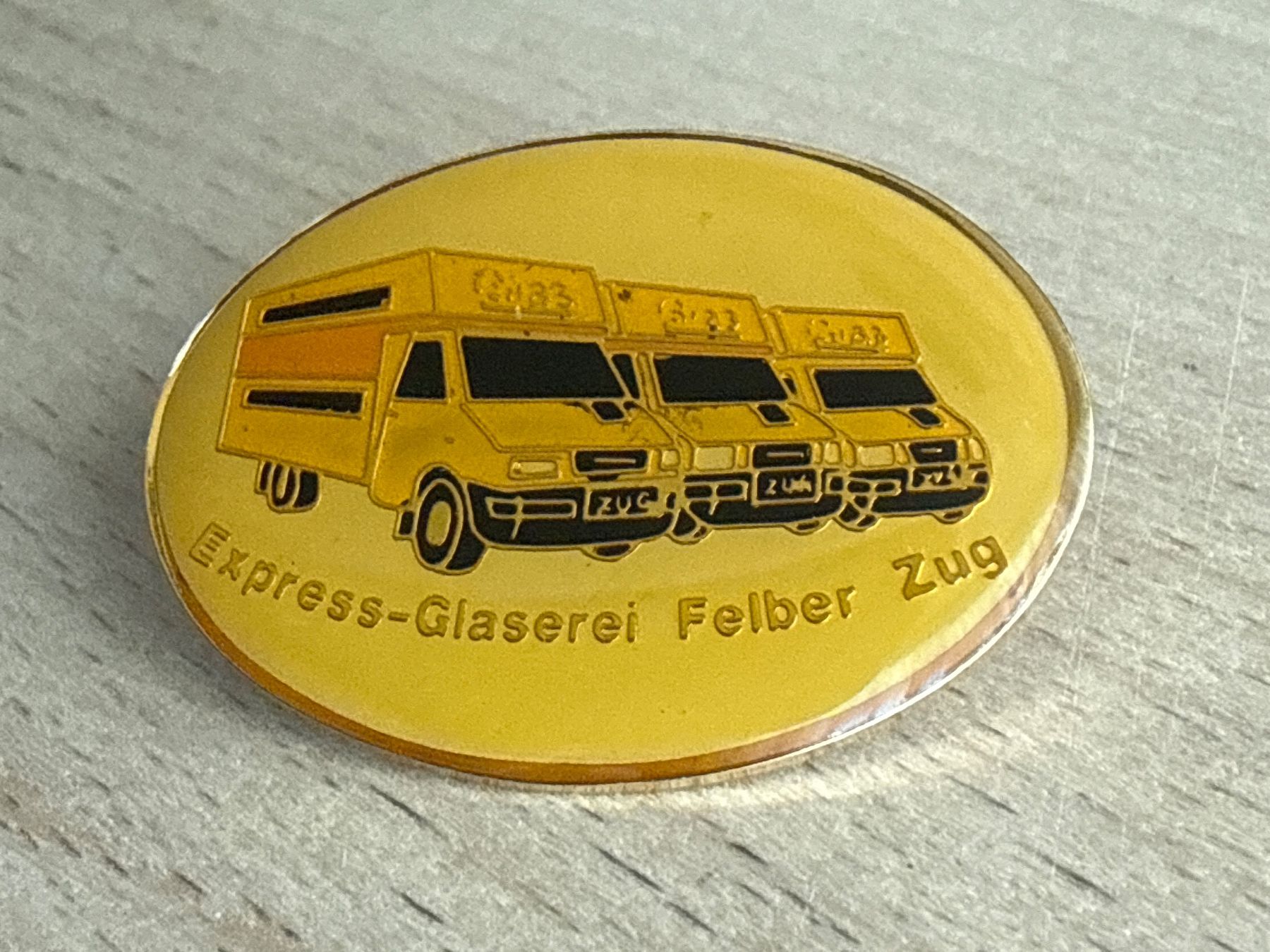 Placchette & Badge: Pin Express-Glaserei Felber Zug – Usato da Glattbrugg venduto da Schweigmatt