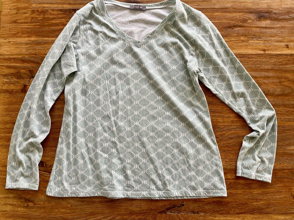 Maglioni & Felpe: schönes myae Shirt – Usato da Buchrain venduto da Sunny026