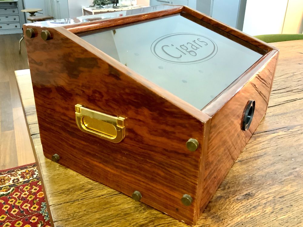VINTAGE HUMIDOR HOLZ LAKIERT GEBRAUCHSPUREN! Kaufen auf Ricardo