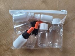 7 Leerflaschen, davon 3 mit Pipetten. Reise-Set. NEU + OVP!