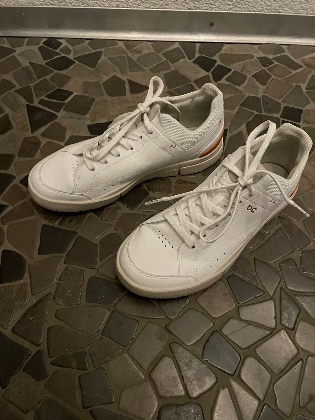 On Scarpe da donna: On Sneakers Grösse 38.5 Damen weiss – Nuovo (secondo la descrizione) da Dietikon venduto da Agiraffe 1