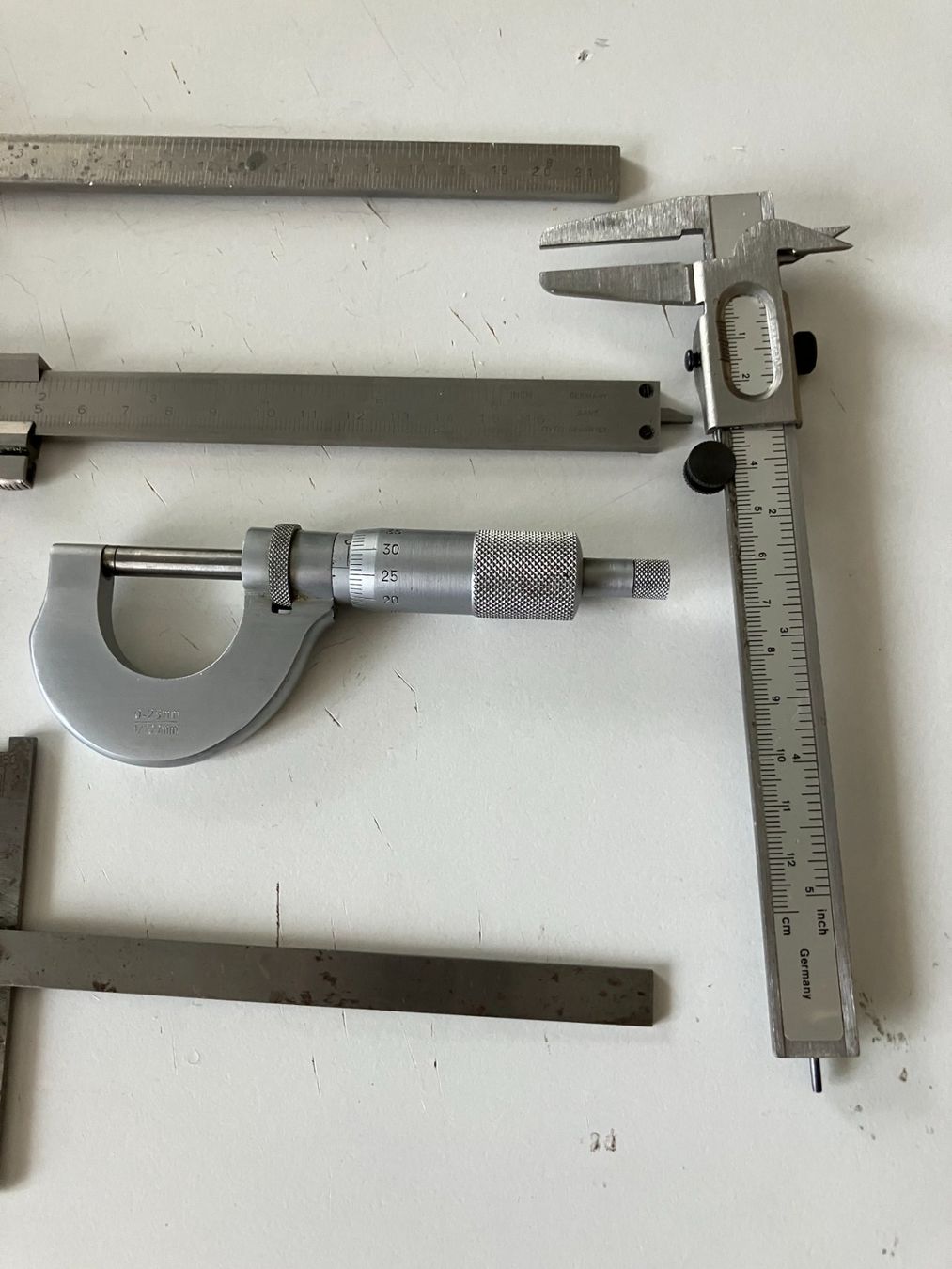 Misurare: Messwerkzeuge Mikrometer Schiebelehren etc. – Usato da Aadorf venduto da heiluz15 1