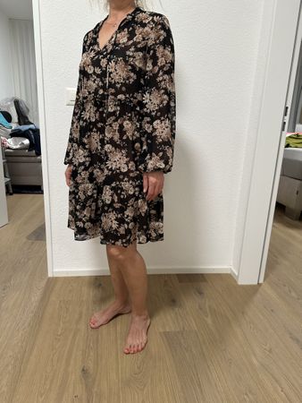 Vila Blumen Kleid Grösse 38 Sommerkleid 