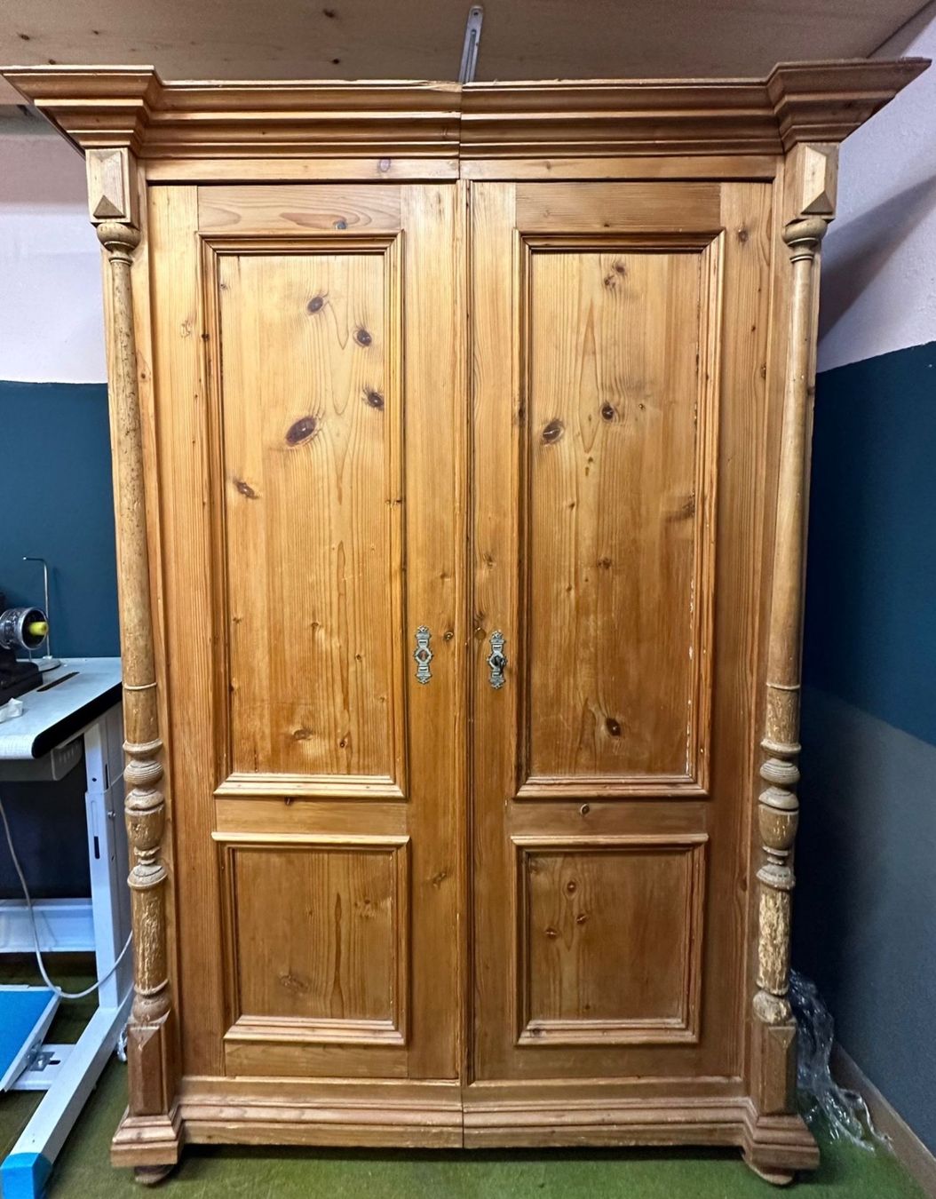 Schränke: Jugendstil Schrank – Gebraucht aus Zürich von giu_9g6j