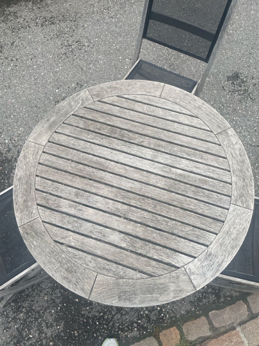 Tables: Gartentisch und Stühle – D'occasion à Jenins par Grischamobil 2
