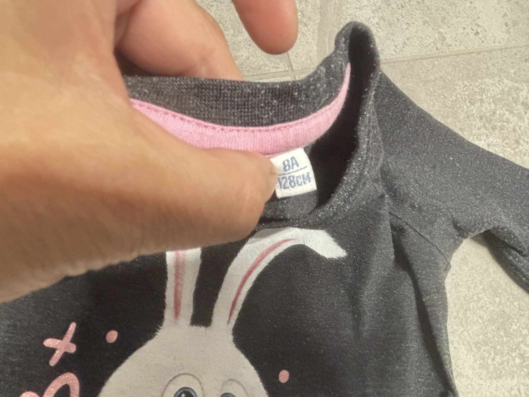 Pulls et sweat-shirts: Pull fille 128 – D'occasion à Salvenach par gwenwywar 1