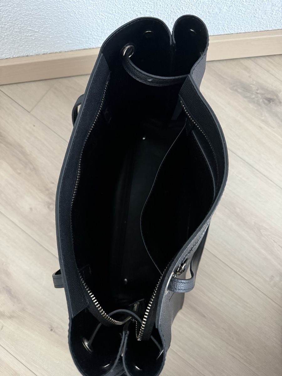 Guess Sacs femmes: Guess Handtasche schwarz klassisch – D'occasion à Brittnau par nor_65ds 4