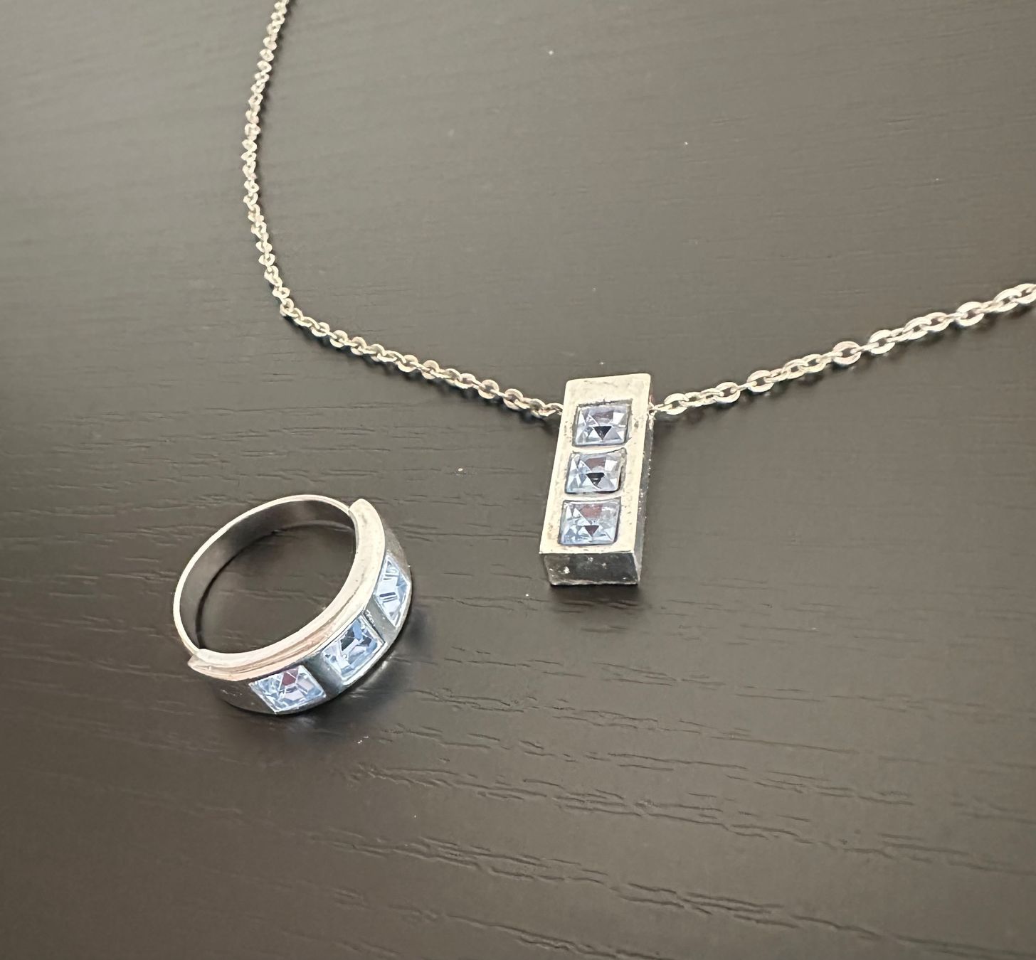 Sonstiger Schmuck: Ring + Halskette mit Schmuckanhänger mit hellblauen Steinen – Gebraucht aus Emmenbrücke von little.treasures 2