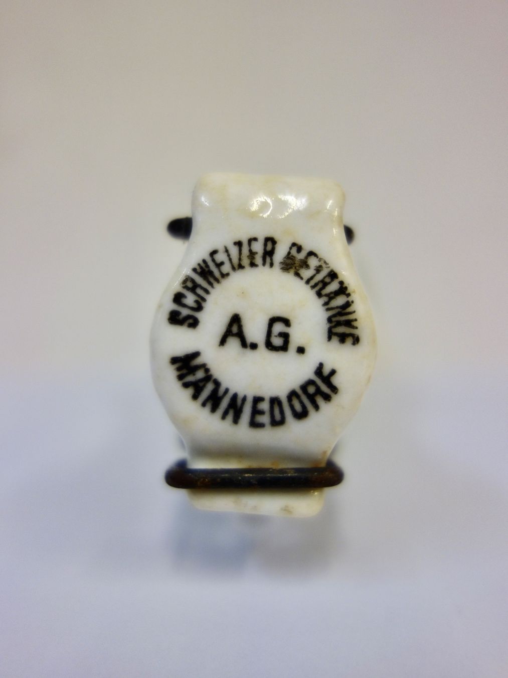 Gläser, Krüge & Flaschen: kleine alte Flasche SCHWEIZER GETRÄNKE A.G. MÄNNEDORF – Gebraucht aus Kerzers von Flaschenposten