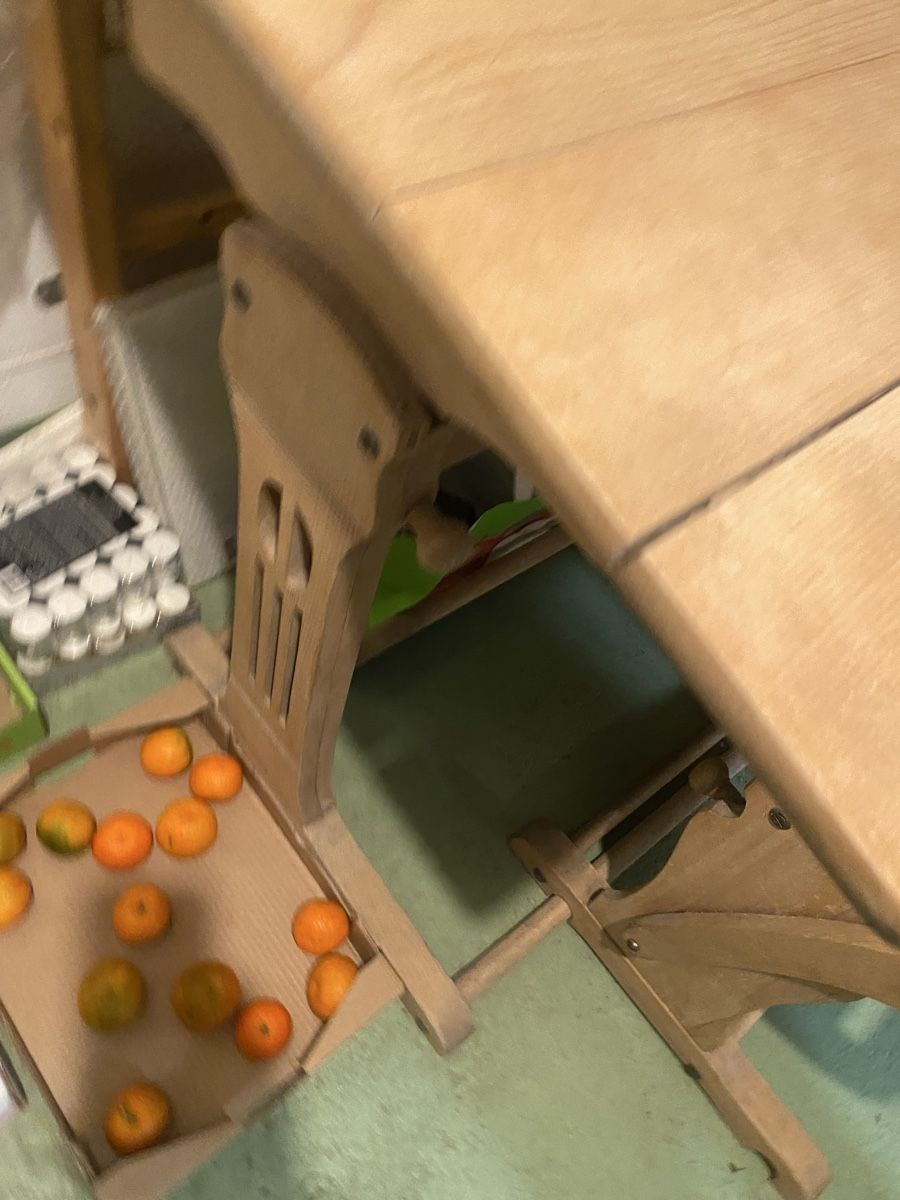 Schreibtische: Schulbank Tisch Kinderpult – Gebraucht aus Herrliberg von Julianopie 3