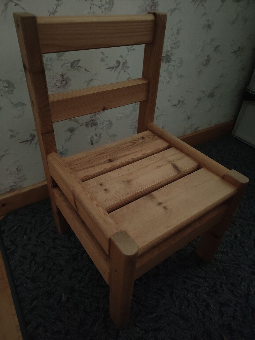 Sedie: Kindersitzstuhl Holz massiv umd stabil – Usato da Riehen venduto da sulzschnee