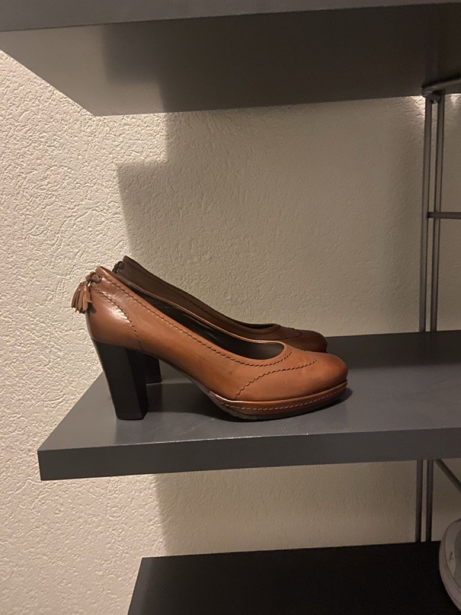 Chaussures femmes: Wunderschöner italienischer Pumps – Neuf (Voir description) à Ossingen par apfelmango