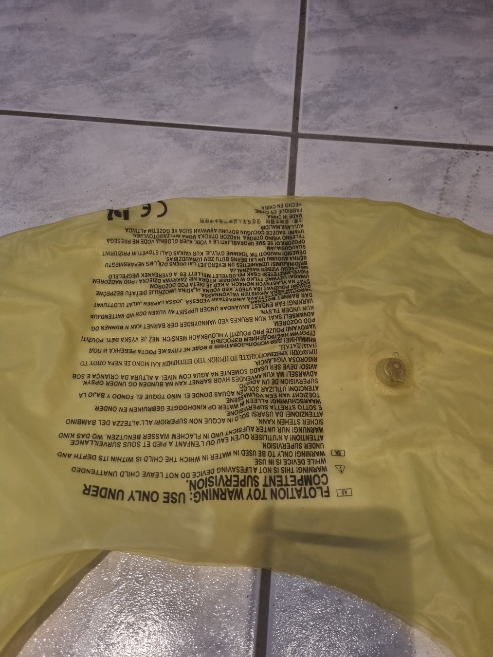 Schwimmringe: Konvolut an aufblasbaren Sachen – Gebraucht aus Murten von Inf-shop 4