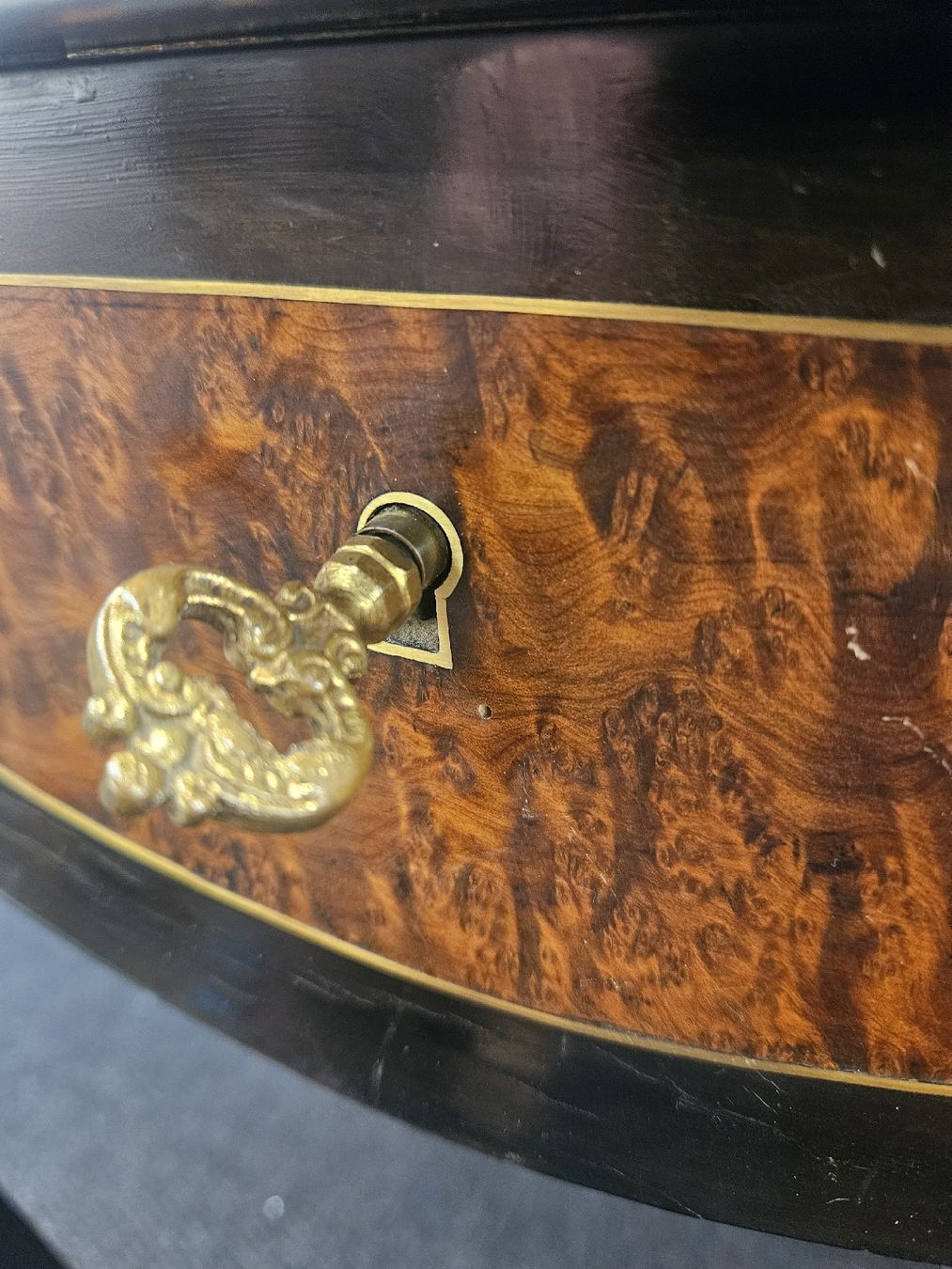 Tables: tischli museal – D'occasion à Schwellbrunn par Omega-alpha 2