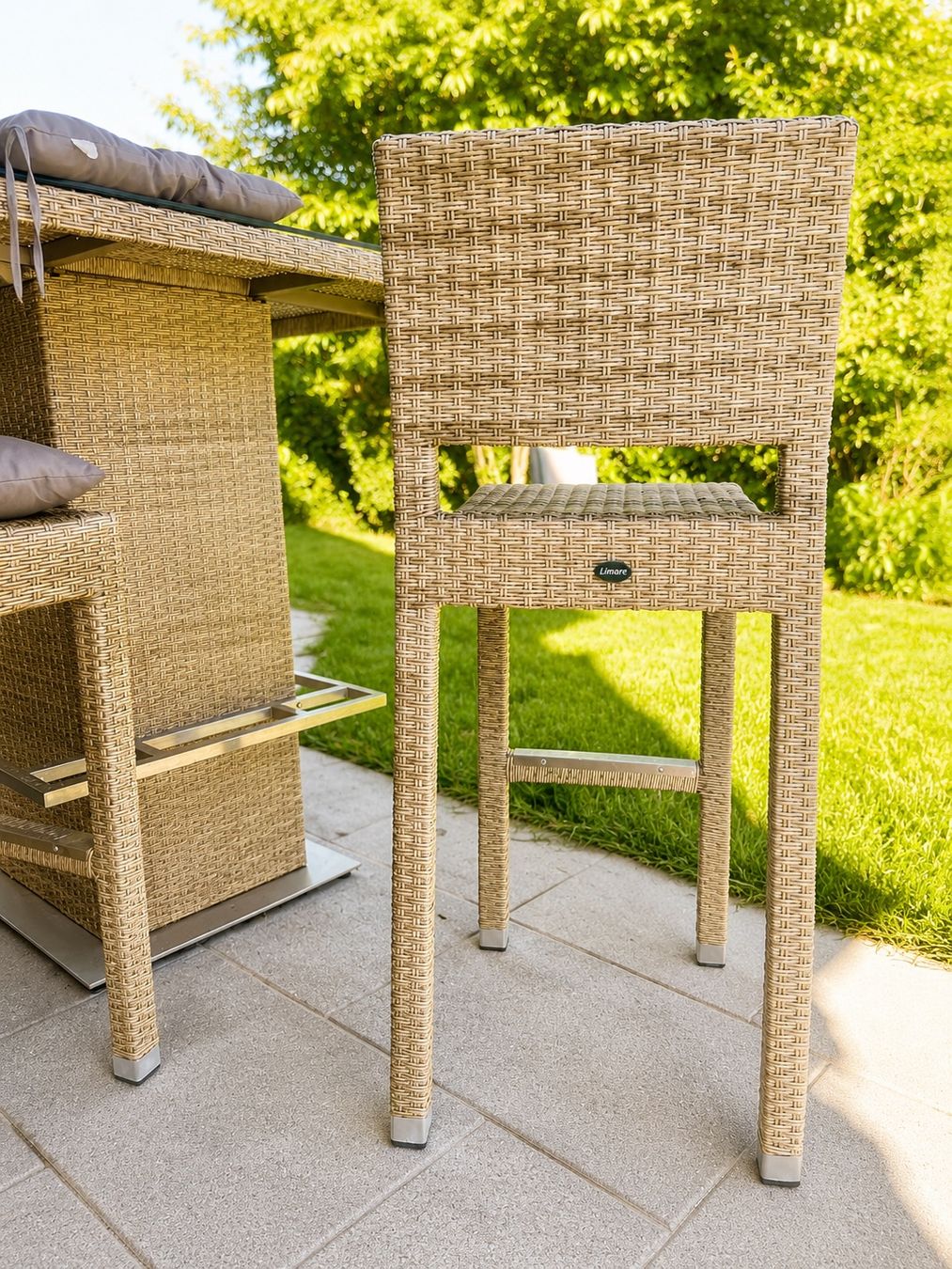 Set di tavolo e panche: Limare Gartenbar Set Polyrattan mit Glasplatte + 4 Barhocker – Usato da Winterthur venduto da Lalacla 3