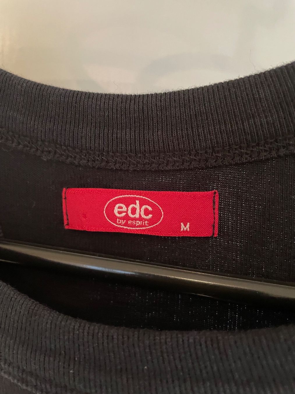 Esprit Tops: Esprit EDC, cooles Kurz-Top – Gebraucht aus Niederweningen von baghirac 1