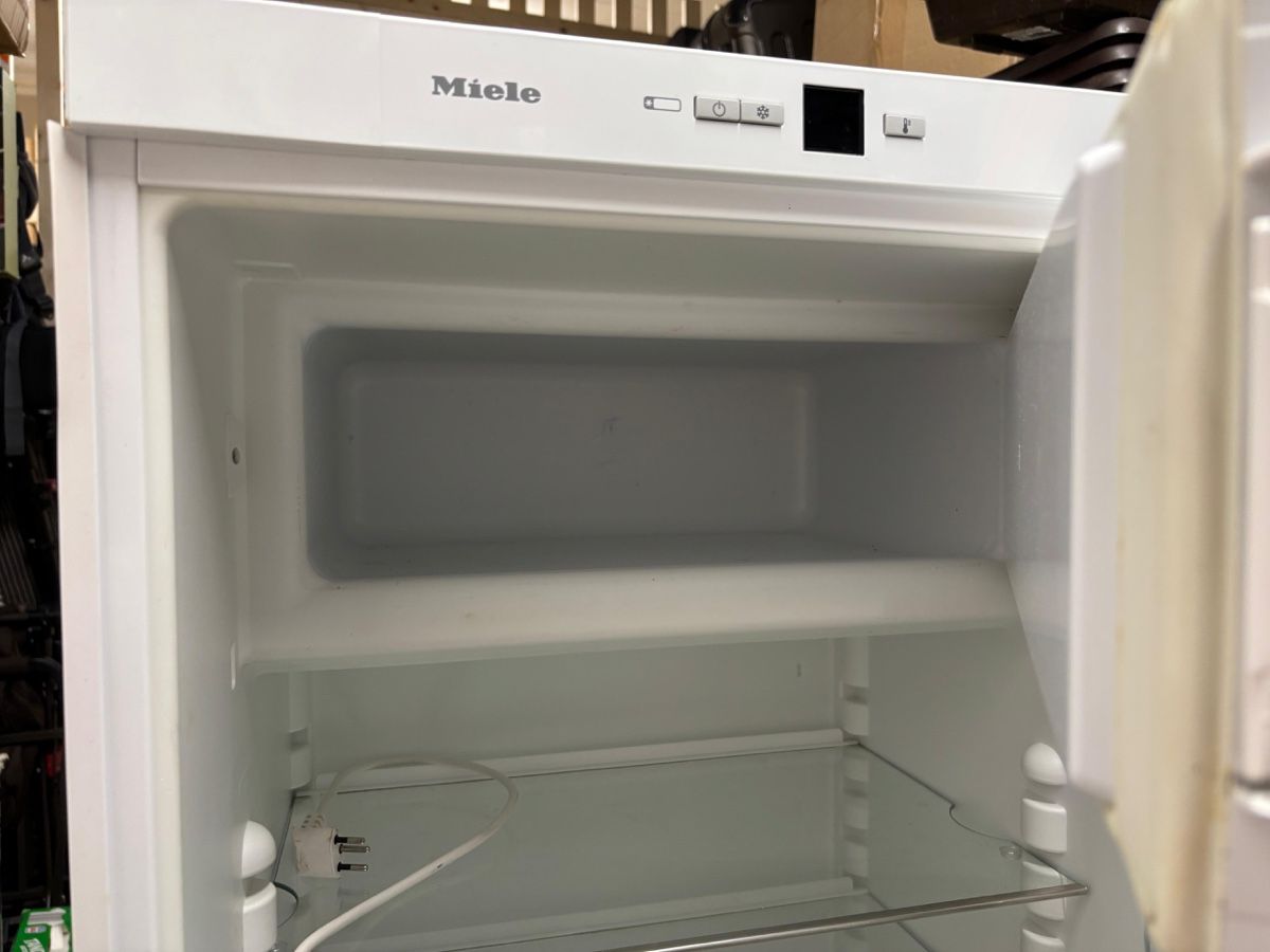 Réfrigérateurs: Miele Einbaukühlschrank – D'occasion à Zug par ugn_qbz5