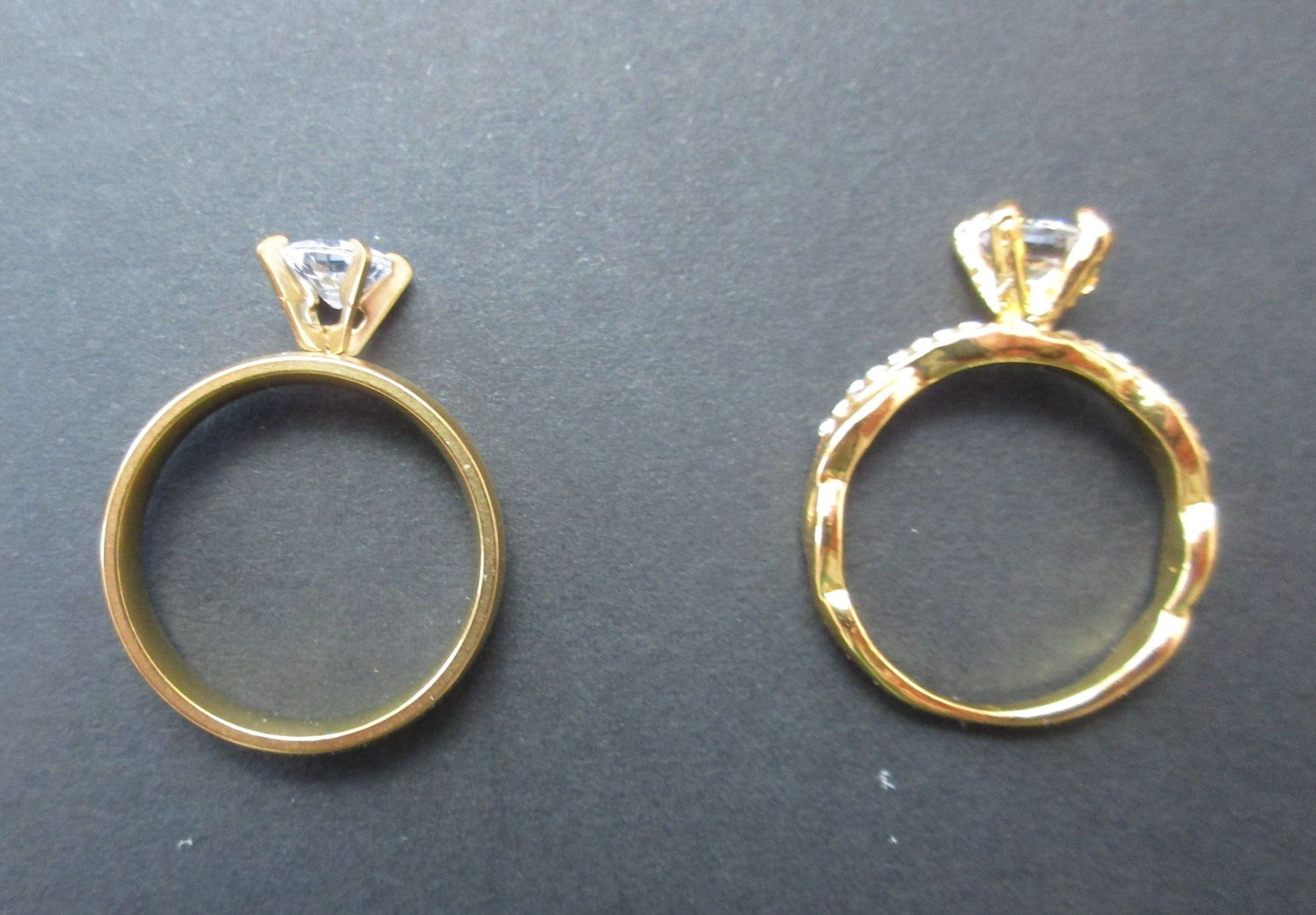 Bagues: 2 Damen Ringe – Neuf (Voir description) à Langnau i. / E. par ferrari017
