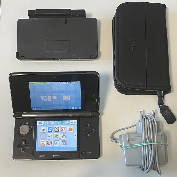 Nintendo 3DS Konsole inkl. Ladestation Kaufen auf Ricardo
