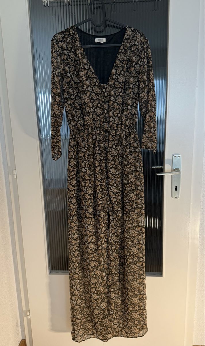 Bershka Vestiti: Robe longue fleurie BERSHKA – Usato da Monthey venduto da iri_9pt5