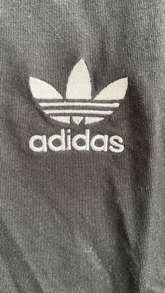 Adidas T-shirt: Adidas Originals Tshirt – Usato da Obfelden venduto da tan_9lj9 1
