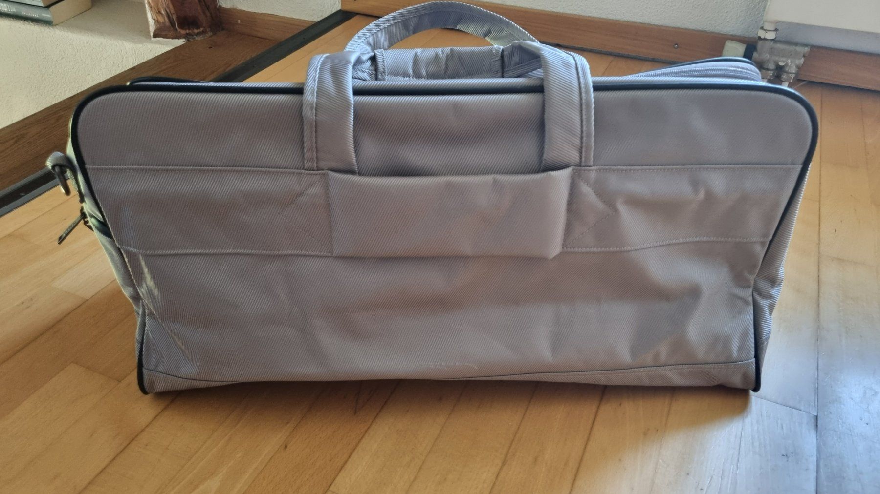 Taschen: TITAN Reisetasche silbern, 1x gebraucht – Gebraucht aus Wohlen AG von stephanieAG 1