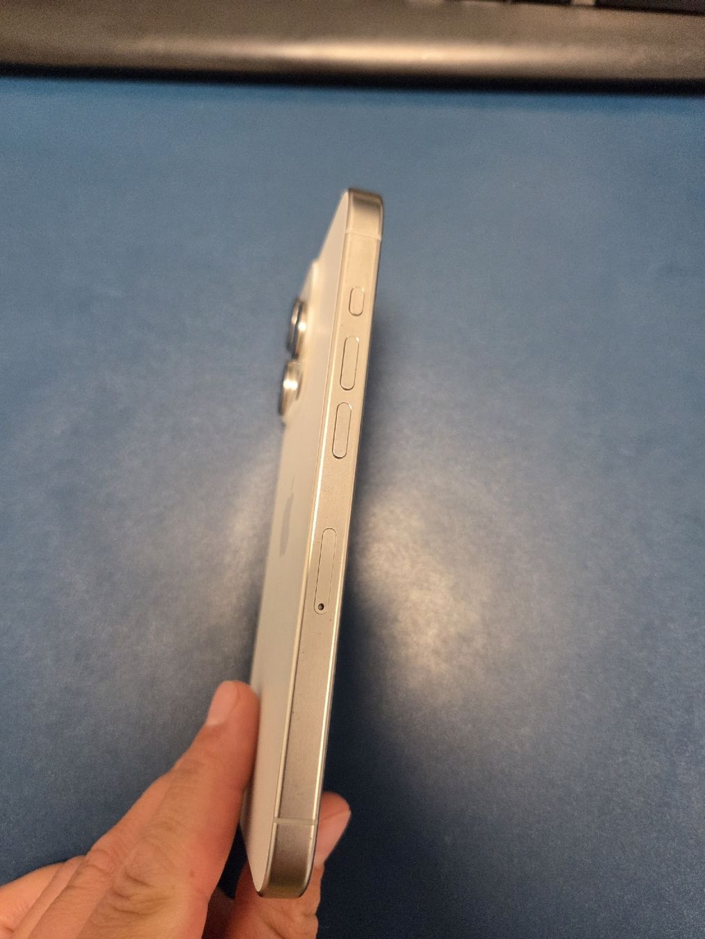Apple Portables: Iphone 15pro – D'occasion à Altdorf UR par lau_zdq5 1