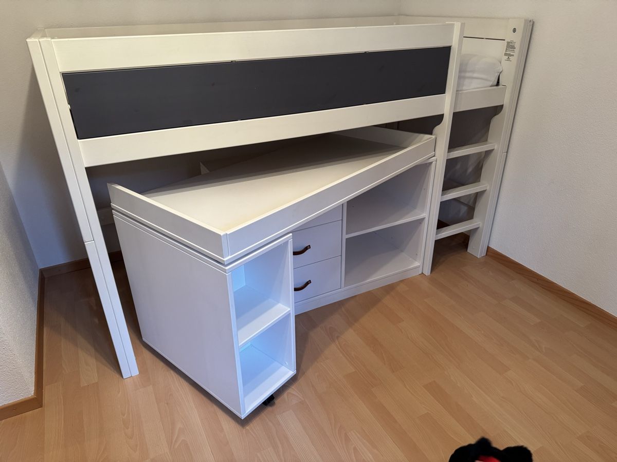 Lifetime Brands Letti: Halbhohes Bett mit Schreibtisch – Usato da Wikon venduto da Mona784 3