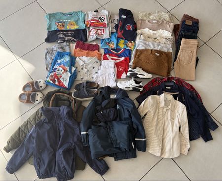 Lot Grosses Kleiderpaket Grösse 110/116 (5-6 Jahren) 