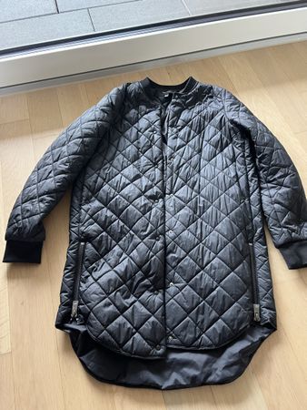Schwarze Vero Moda Übergangsjacke/ Steppjacke