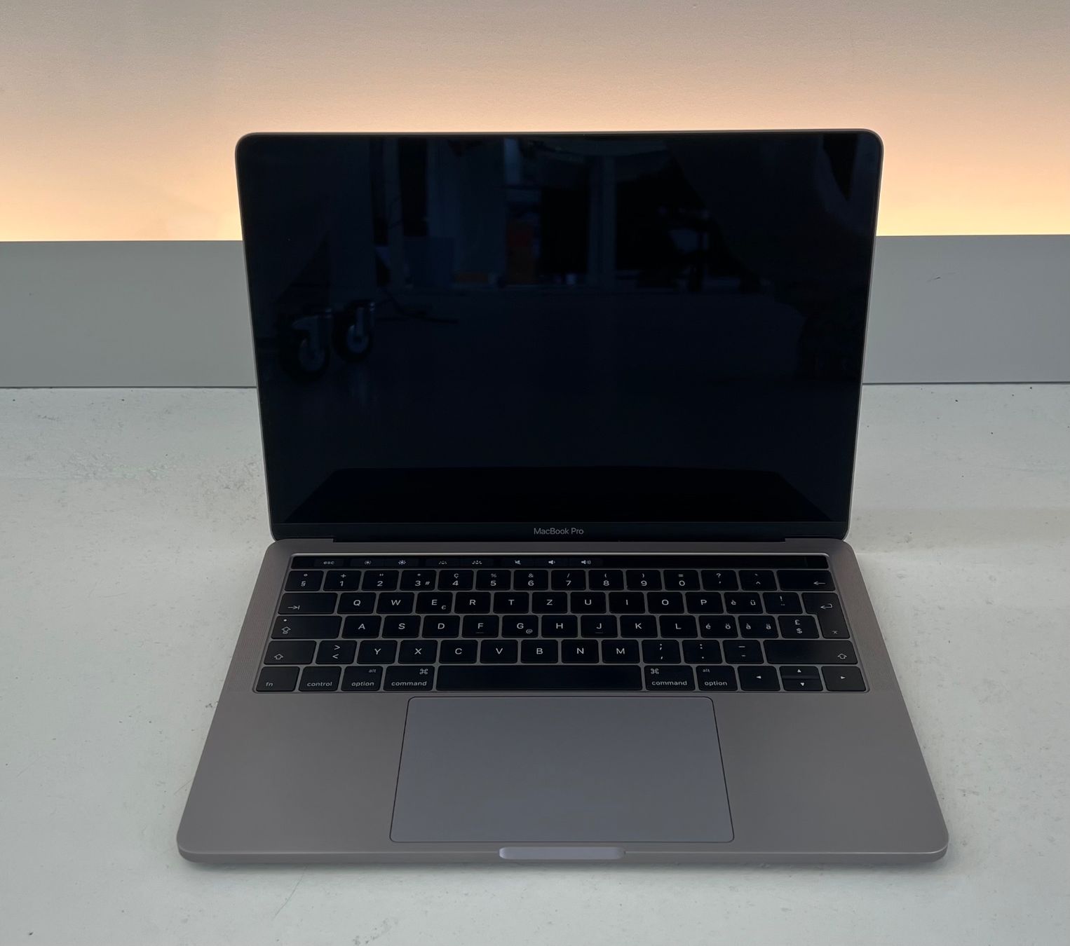 Apple Notebooks: MacBookPro 13-inch, 2016 SpaceGrey - DISPLAY DEFEKT – Gebraucht aus Bern von