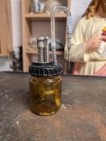 Curiosité, Dispenser de laboratoire