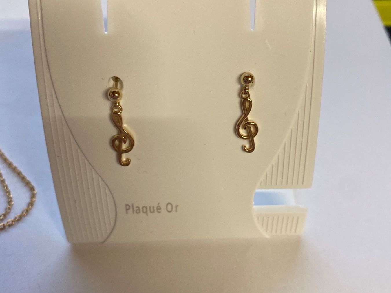 Sonstiger Schmuck: Parure collier et boucles clé de sol plaqué or – Neu (gemäss Beschreibung) aus Le Brassus von cinema13 1