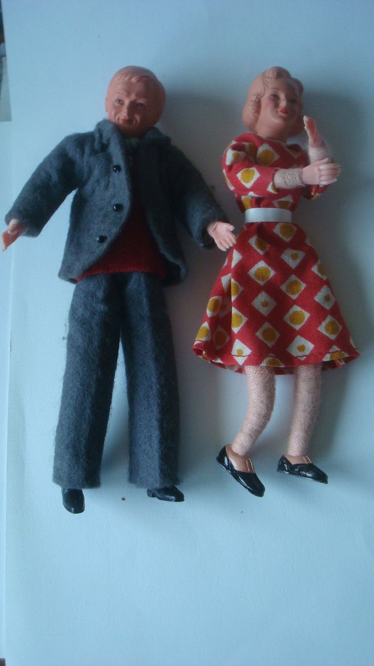 Puppenhäuser & -möbel: 2 Biegepüppchen Vintage 13 cm – Gebraucht aus Münchenstein von Pesci6