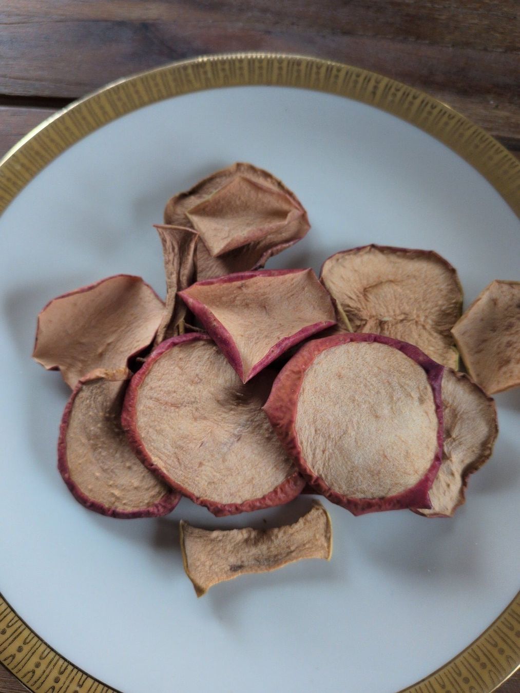 Lebensmittel & Spezialitäten: Geröstete Äpfelringe (Chips) 50g – Neu und originalverpackt aus Ruggell von Tim-Werk 1