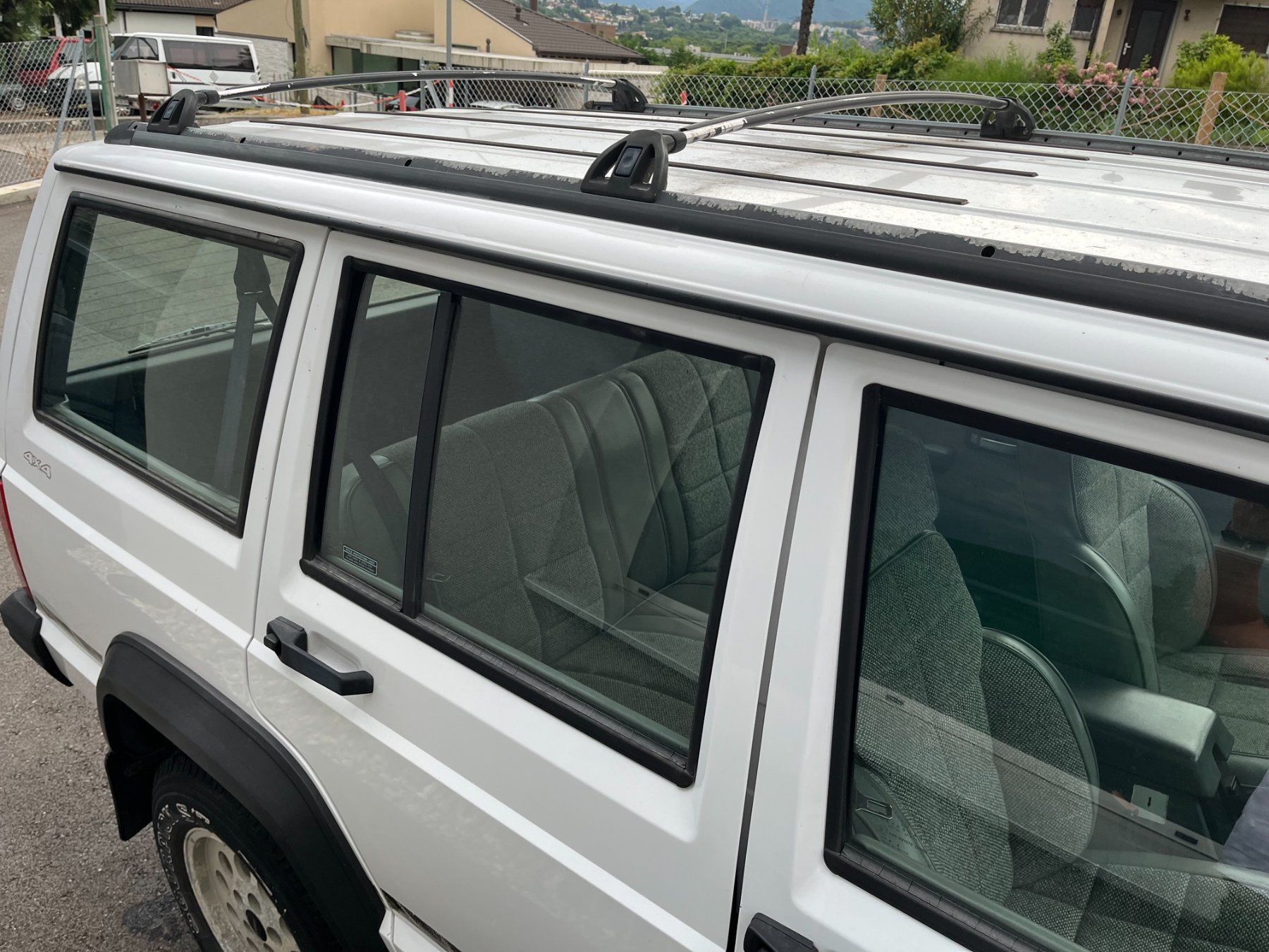 Jeep Automobili: Jeep Cherokee 2.5 Jamboree – Difettoso da Gravesano venduto da mdelponte 1