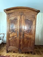 Armoire Louis XV en noyer