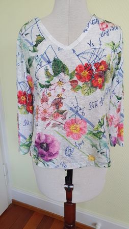 T-Shirt neu, Grösse 36, Blumenmuster mit Glitzersteinen