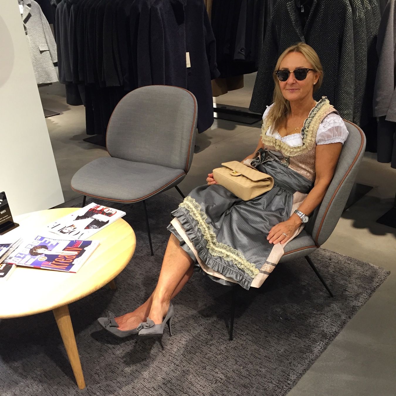 Costumi: Dirndl Krüger – Nuovo (secondo la descrizione) da Winterthur venduto da Trevi21 5