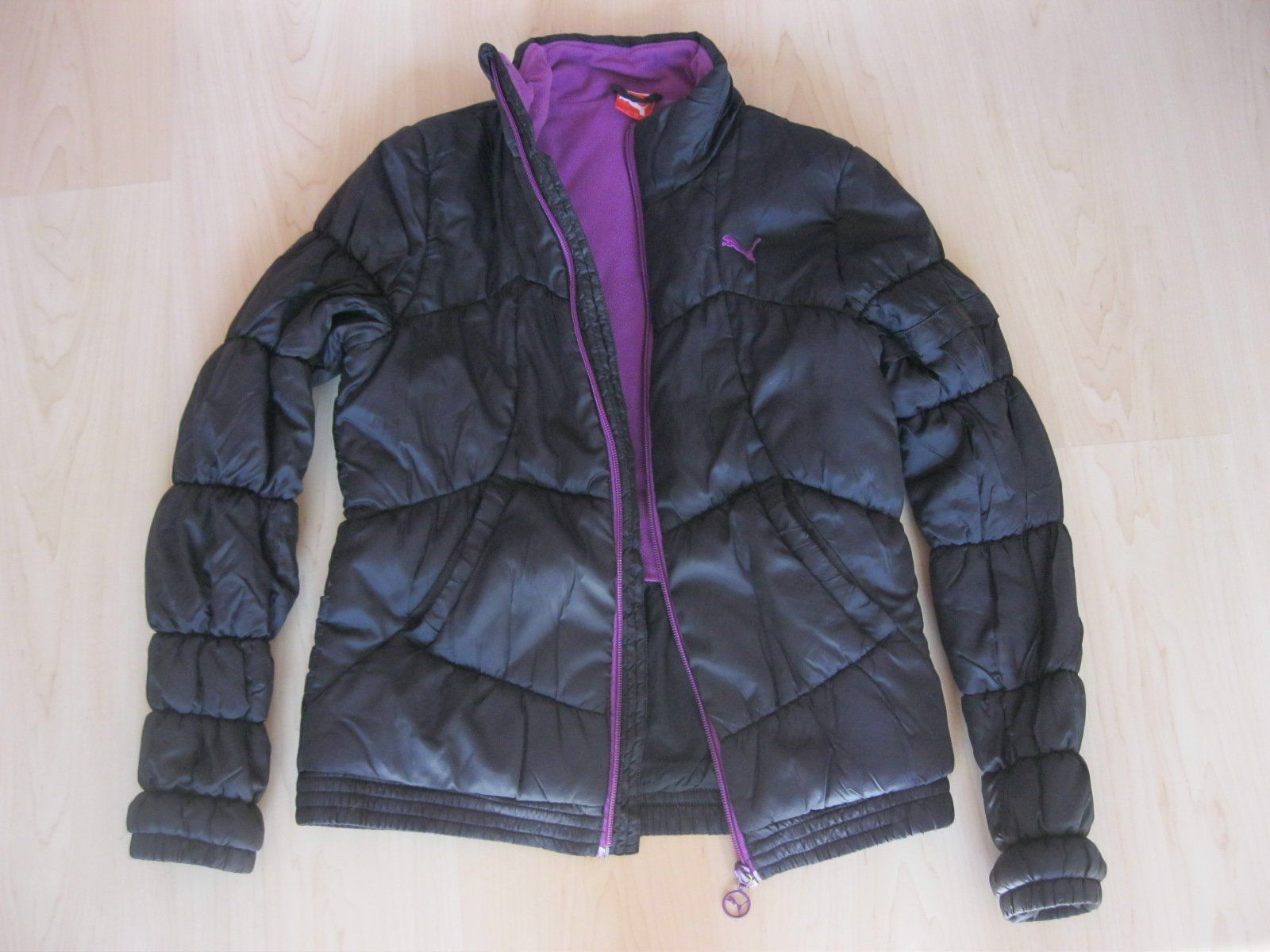 Puma Jacken & Mäntel: Puma Winterjacke schwarz/violett Gr. 152 – Gebraucht aus Vitznau von Kateborg