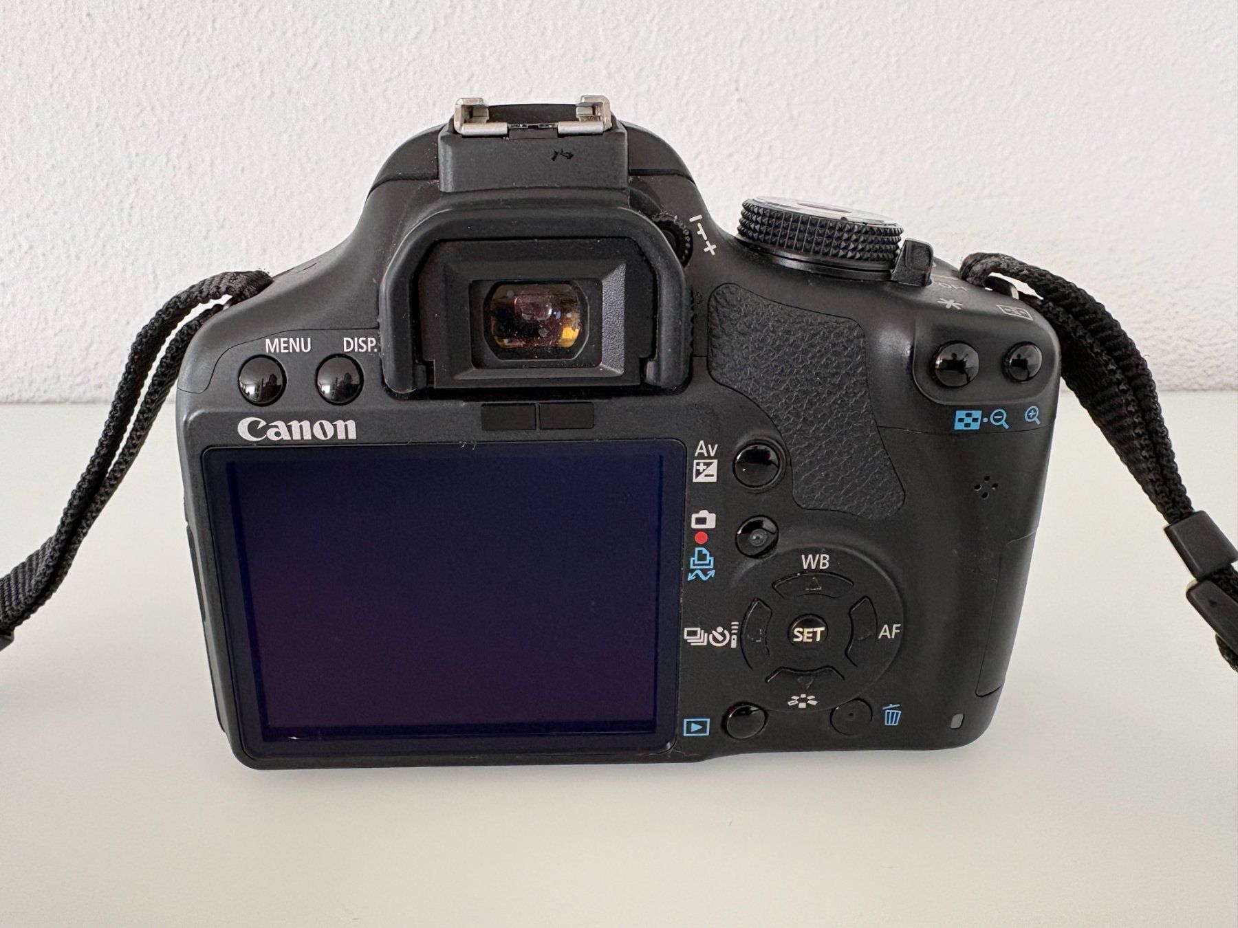 Canon Fotocamera: Canon EOS 500D  inkl. Akku und Ladegerät – Usato da Aesch LU venduto da Rovo 2