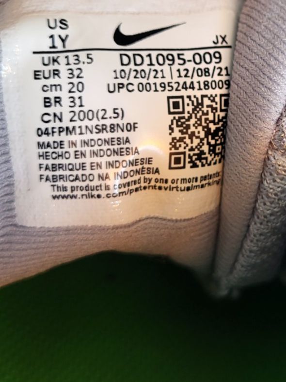 Nike Schuhe für Jungen: Nike Turnschuhe Running gr. 32 – Gebraucht aus Boswil von i12i 5